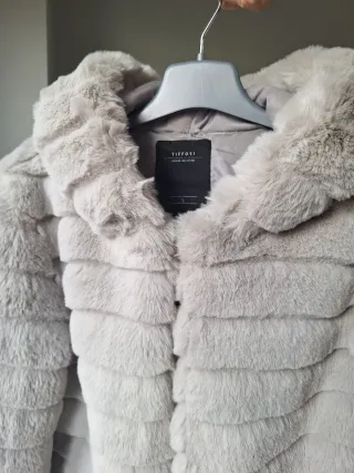 Abrigo corto de pelo