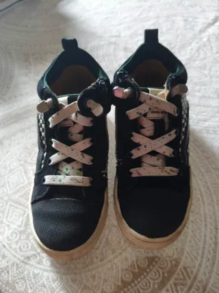 Zapatillas Acebos de piel talla 28.