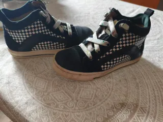 Zapatillas Acebos de piel talla 28.
