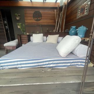 Cama Balinesa Madera de iroko Maciza