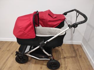 Carrito Gemelar Mountain Buggy Duet Rojo