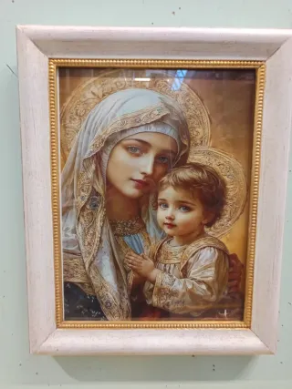 Stampa con cornice bianco panna filo oro