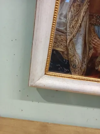 Stampa con cornice bianco panna filo oro