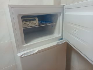 Nevera prácticamente nueva