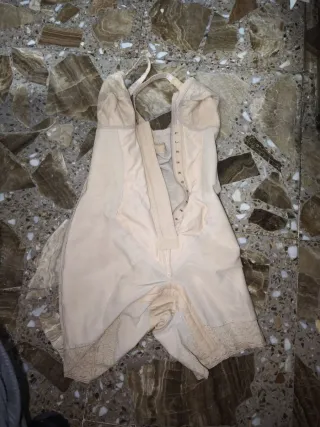 2 Fajas Nuevas talla 100B y 1 105B,marca Belcor