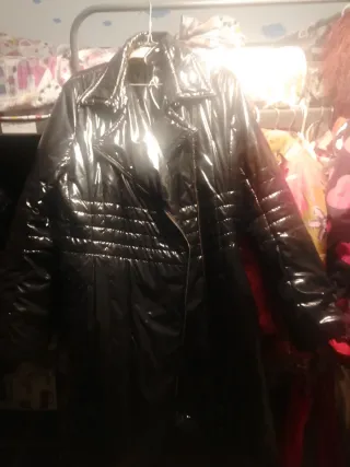 Abrigo largo acolchado marca PARADIGMA