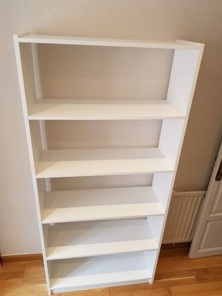 Estantería blanca nueva