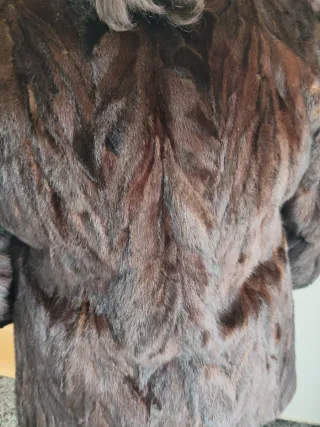 Chaquetón corto de piel natural ,de peleteria