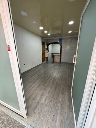 LOCAL EN ALQUILER CON SALIDA DE HUMOS