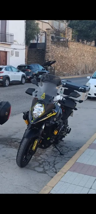 Suzuki V-Strom 650 2023