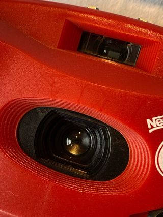 2 CAMARA FOTOS KINDER Y KIT KAT PROMOCION ANTIGUAS