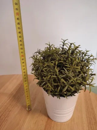 Planta artificial con macetero