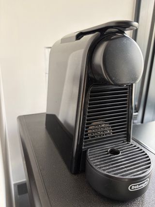 Cafetera De'Longhi Nespresso Essenza Mini