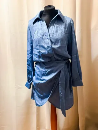 Vestido de raso azul