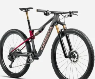 Bicicleta carbono alta gama