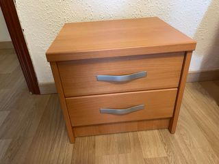 Habitación Juvenil: Cama, mesita y estanteria