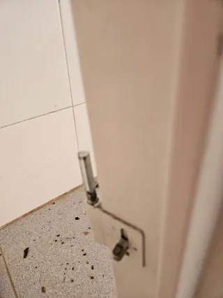 Puerta metálica trastero - Roper