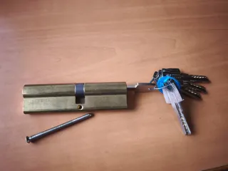 Cilindro TESA T60 Alta Seguridad + 5 Llaves