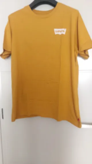 CAMISETA LEVIS SIN USAR