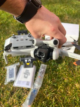 *NUEVO + CARE* DJI Mini 4 Pro Drone