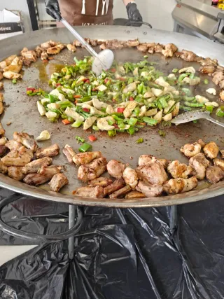 Paellas a domicilio, catering y eventos.