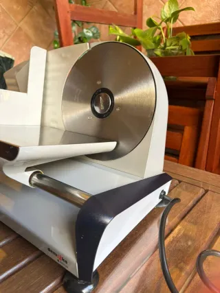 Cortadora de fiambre eléctrica