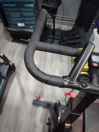 Bicicleta spinning con poco uso