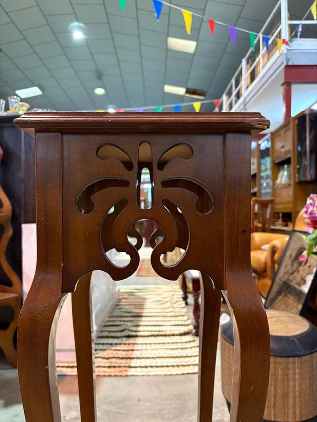 Pedestal classico elegante