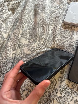 Iphone 14 mas fundas y batería MagSafe