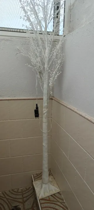 Árbol LED Blanco Decorativo
