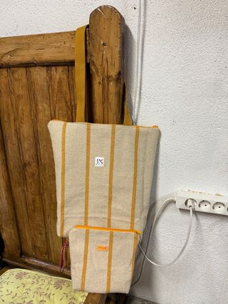 Totte bag hecha a manocon pequeño neceser a juego