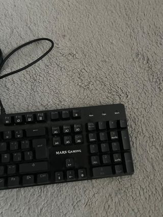 teclado Mars Gaming con leds