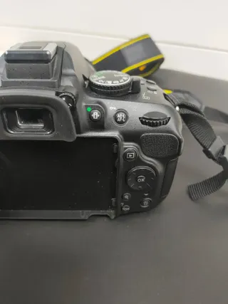 Cámara Digital Nikon D5200 + objetivo