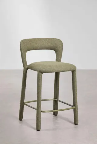 Taburete alto con respaldo tapizado en tela verde