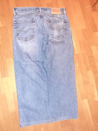 Pantalon tejano Levi's talla 44