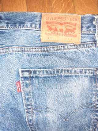 Pantalon tejano Levi's talla 44