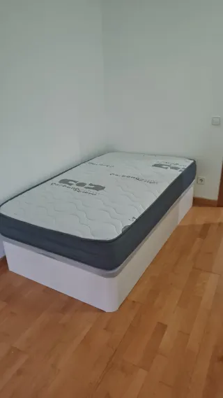 Canapé+ colchón+armario+mesita de noche