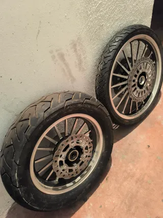 Llantas moto 90 90 21 y 160 80 16