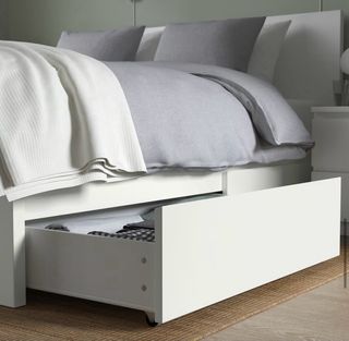 Estructura cama con 2 cajones y cómoda MALM IKEA