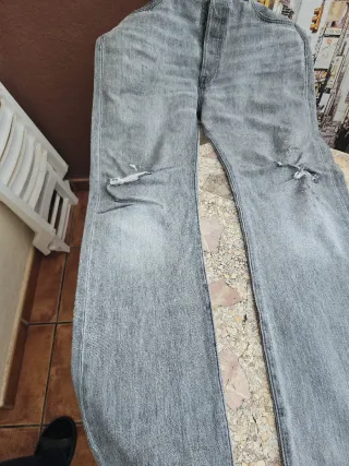 Pantalón Levis.