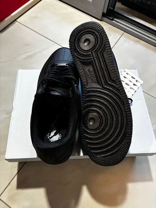 Nike Air Force 1 Triple Black Taglia 42