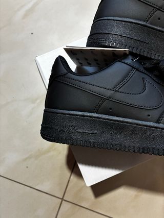 Nike Air Force 1 Triple Black Taglia 42