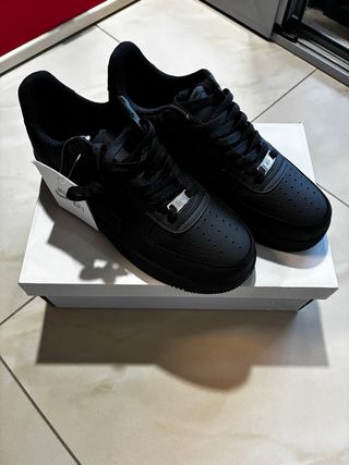 Nike Air Force 1 Triple Black Taglia 42