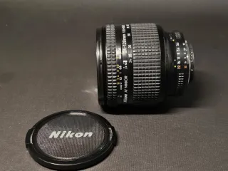 Zoom Nikon 24-120mm AF