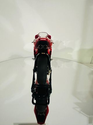 Ducati Desmosedici Sete Gibernau 2006 + fascículo