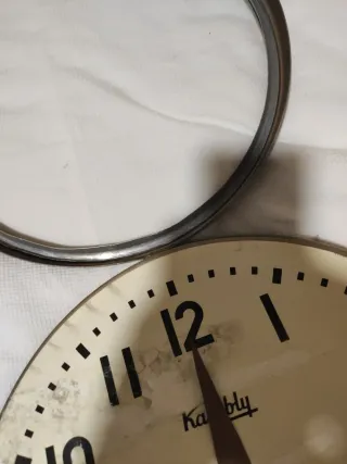 Carcassa de reloj antiguo