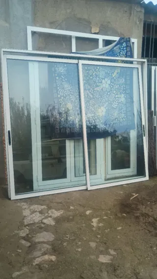 Balconera de aluminio