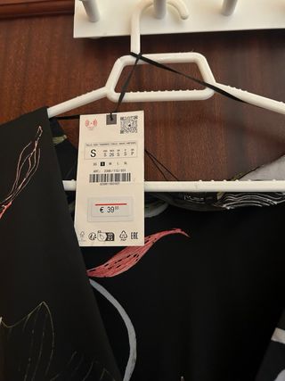 Vestido estampado midi Zara. Sin estrenar