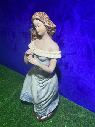 # Figura porcelana valenciana CERAGAN mujer
