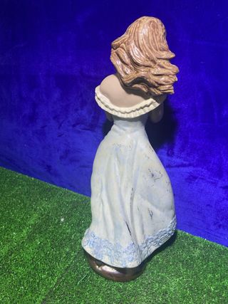 # Figura porcelana valenciana CERAGAN mujer